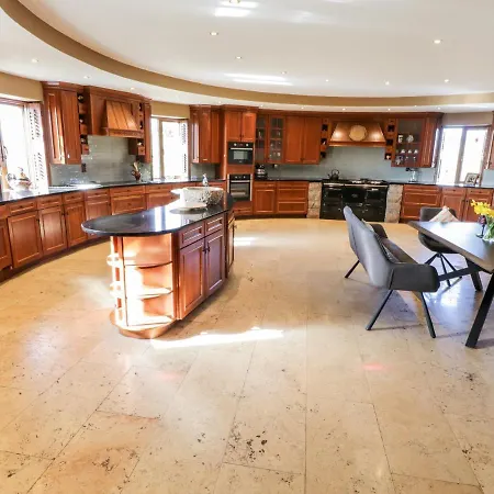 Baile Na Cille * Knock (Connacht)